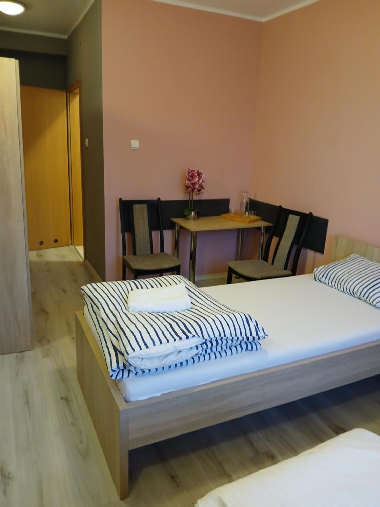 Dom Brama Mazur Bed & Breakfast โอสโตรดา ภายนอก รูปภาพ