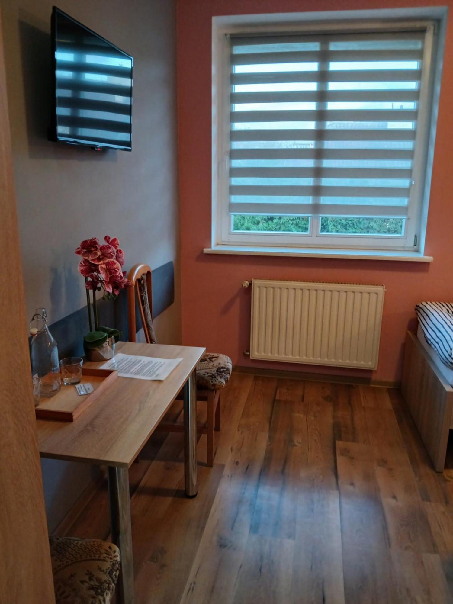 Dom Brama Mazur Bed & Breakfast โอสโตรดา ภายนอก รูปภาพ