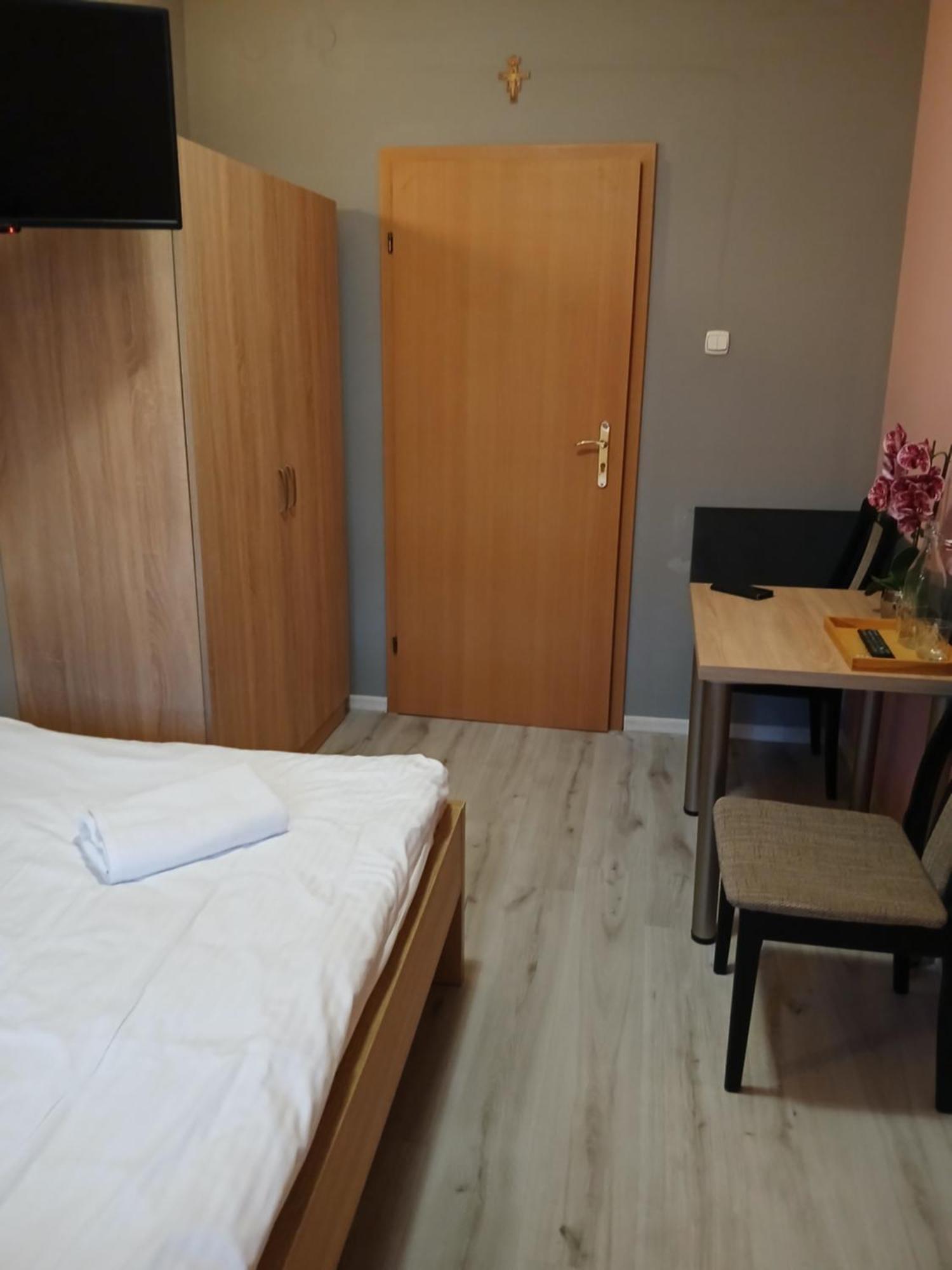 Dom Brama Mazur Bed & Breakfast โอสโตรดา ภายนอก รูปภาพ