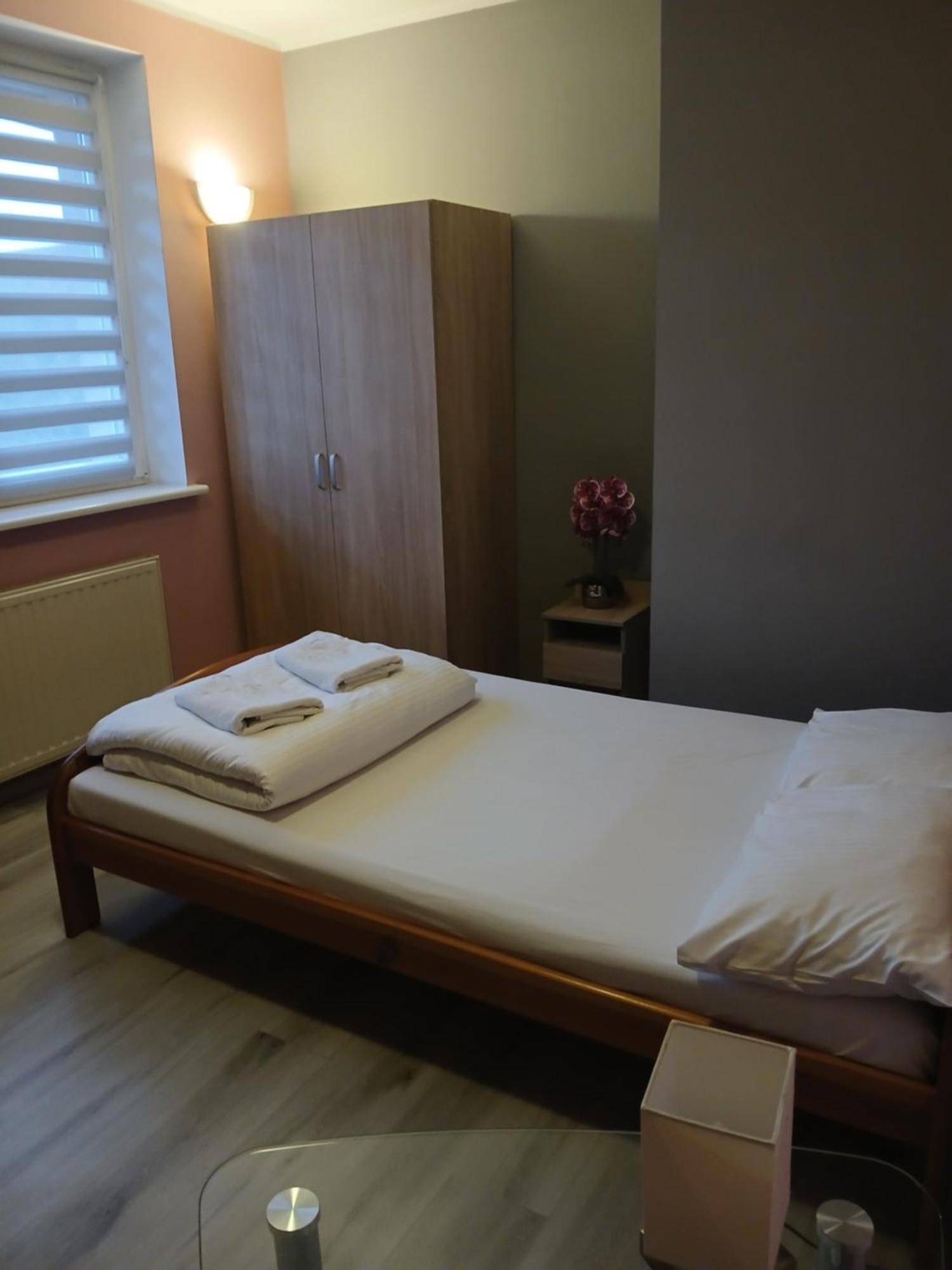 Dom Brama Mazur Bed & Breakfast โอสโตรดา ภายนอก รูปภาพ